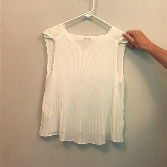Aritzia Tank - Picture 4 of 9